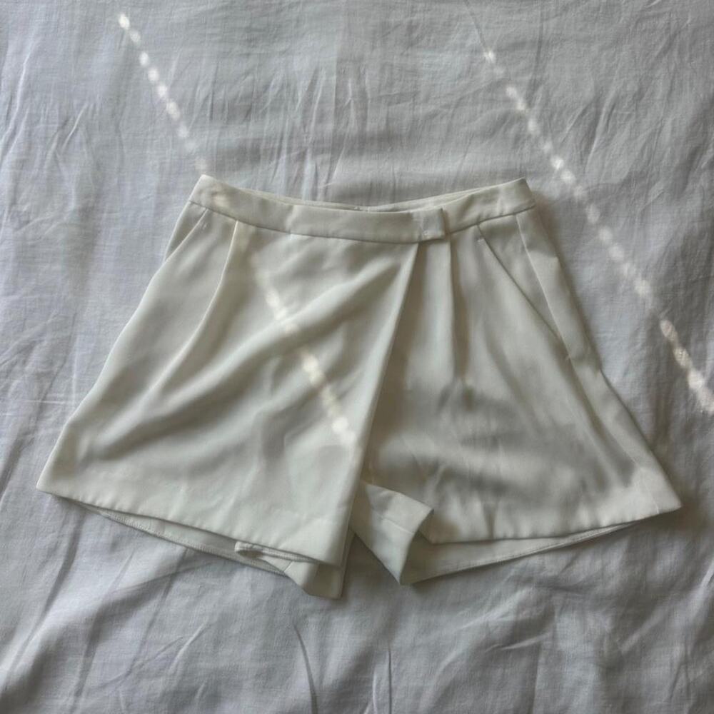 Vince cream silk shorts in